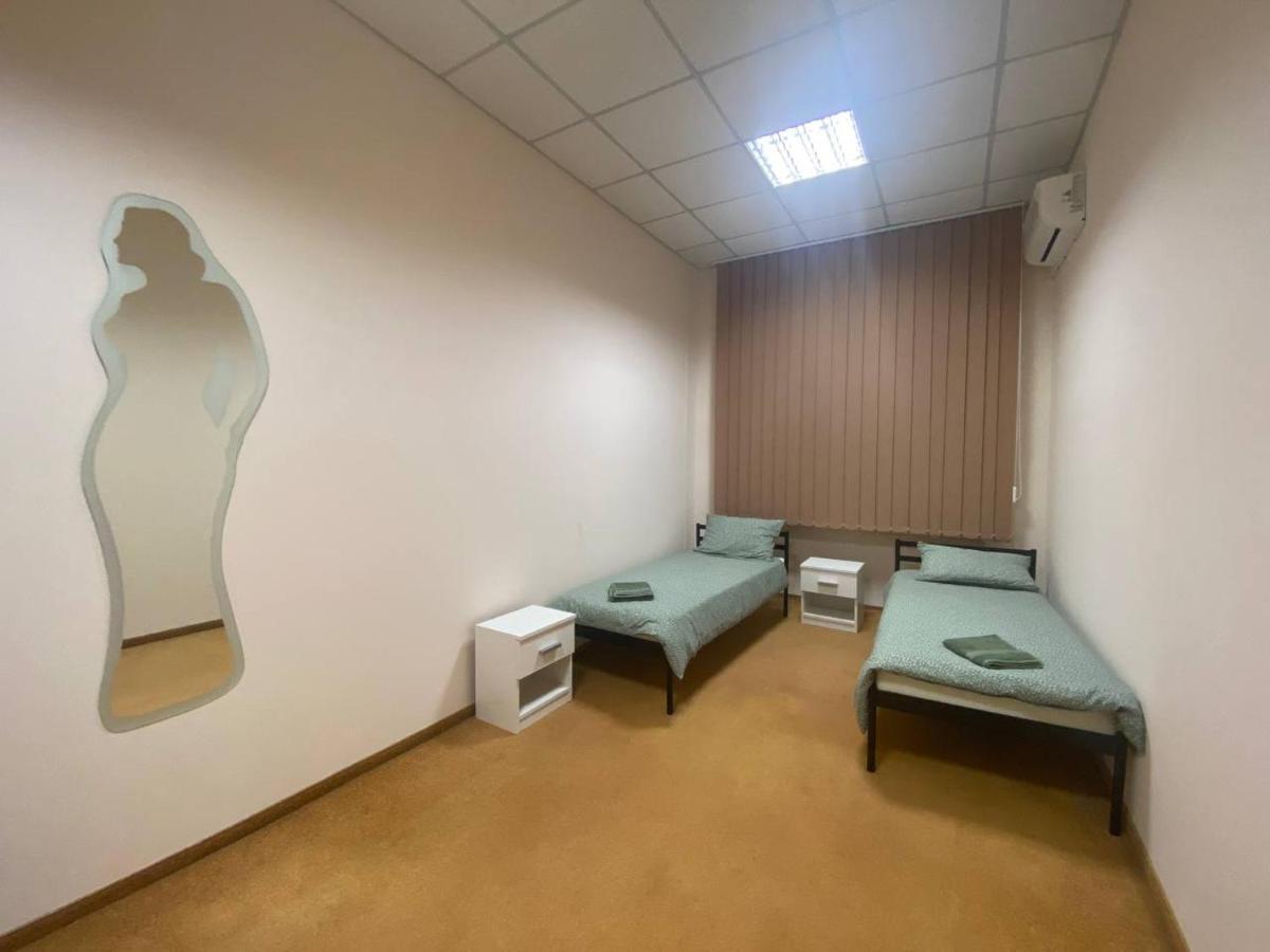 Si-Yo Hostel Uzhhorod Luaran gambar