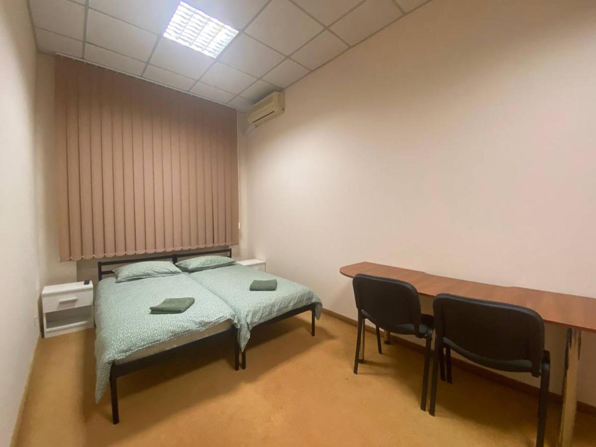 Si-Yo Hostel Uzhhorod Luaran gambar