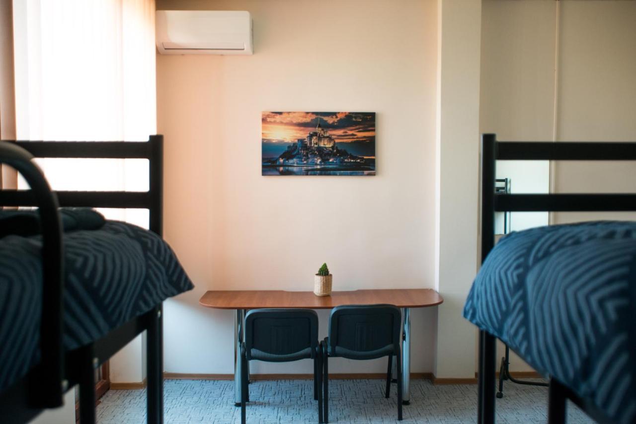 Si-Yo Hostel Uzhhorod Luaran gambar