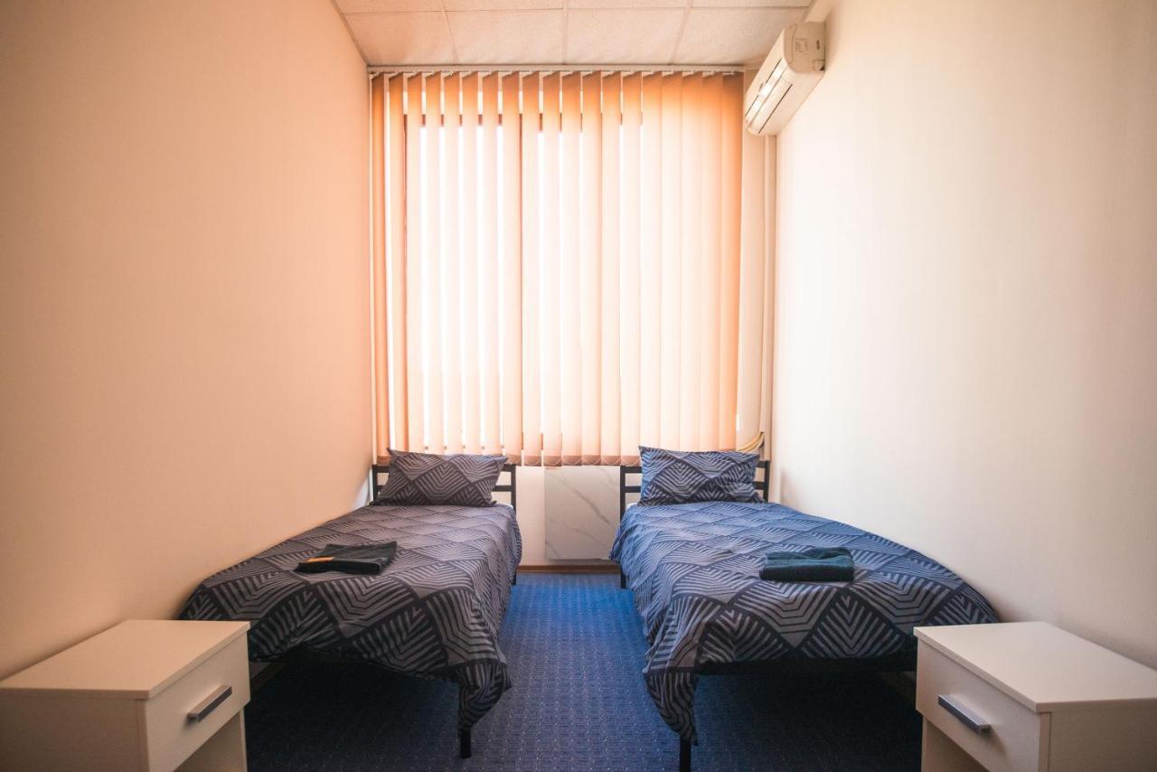 Si-Yo Hostel Uzhhorod Luaran gambar