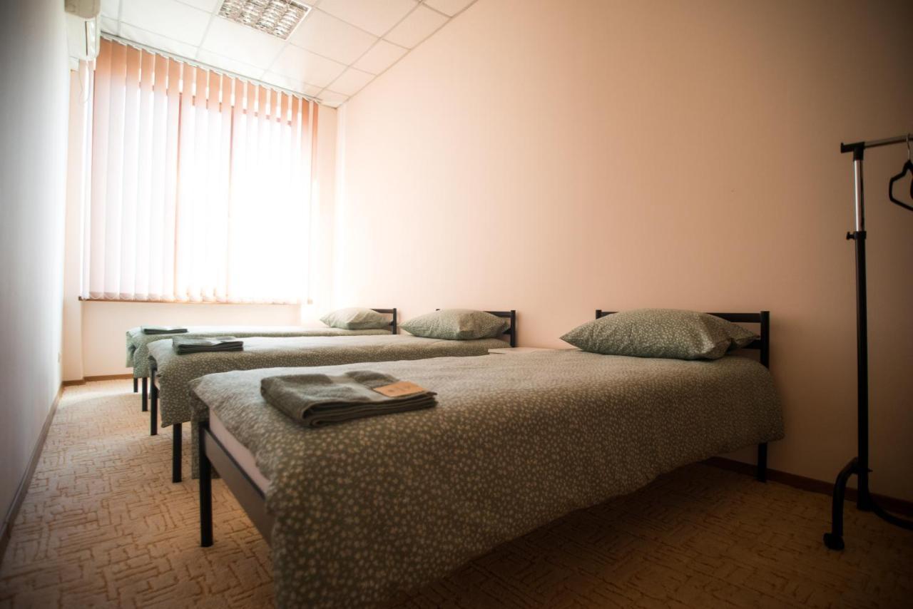 Si-Yo Hostel Uzhhorod Luaran gambar