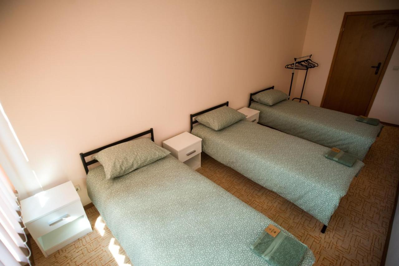 Si-Yo Hostel Uzhhorod Luaran gambar