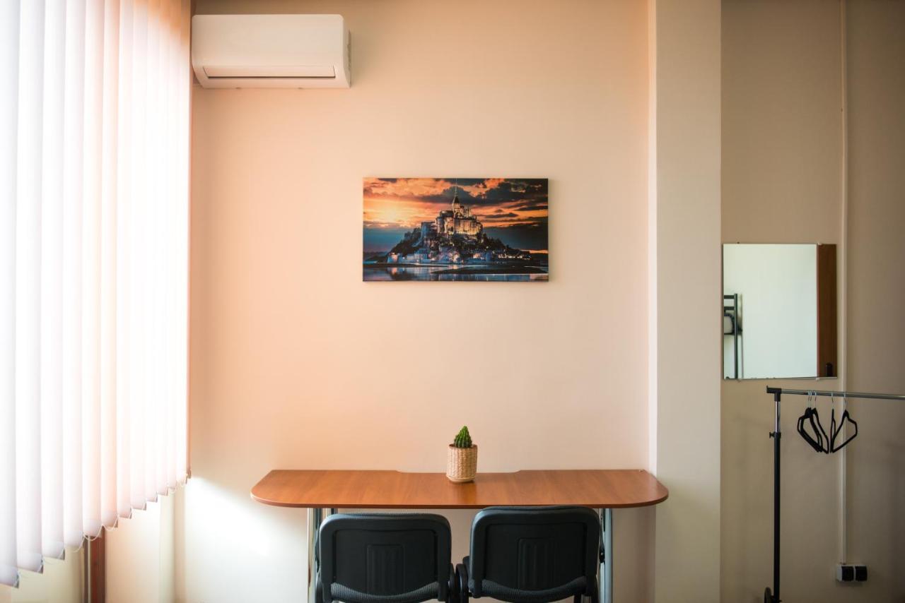 Si-Yo Hostel Uzhhorod Luaran gambar