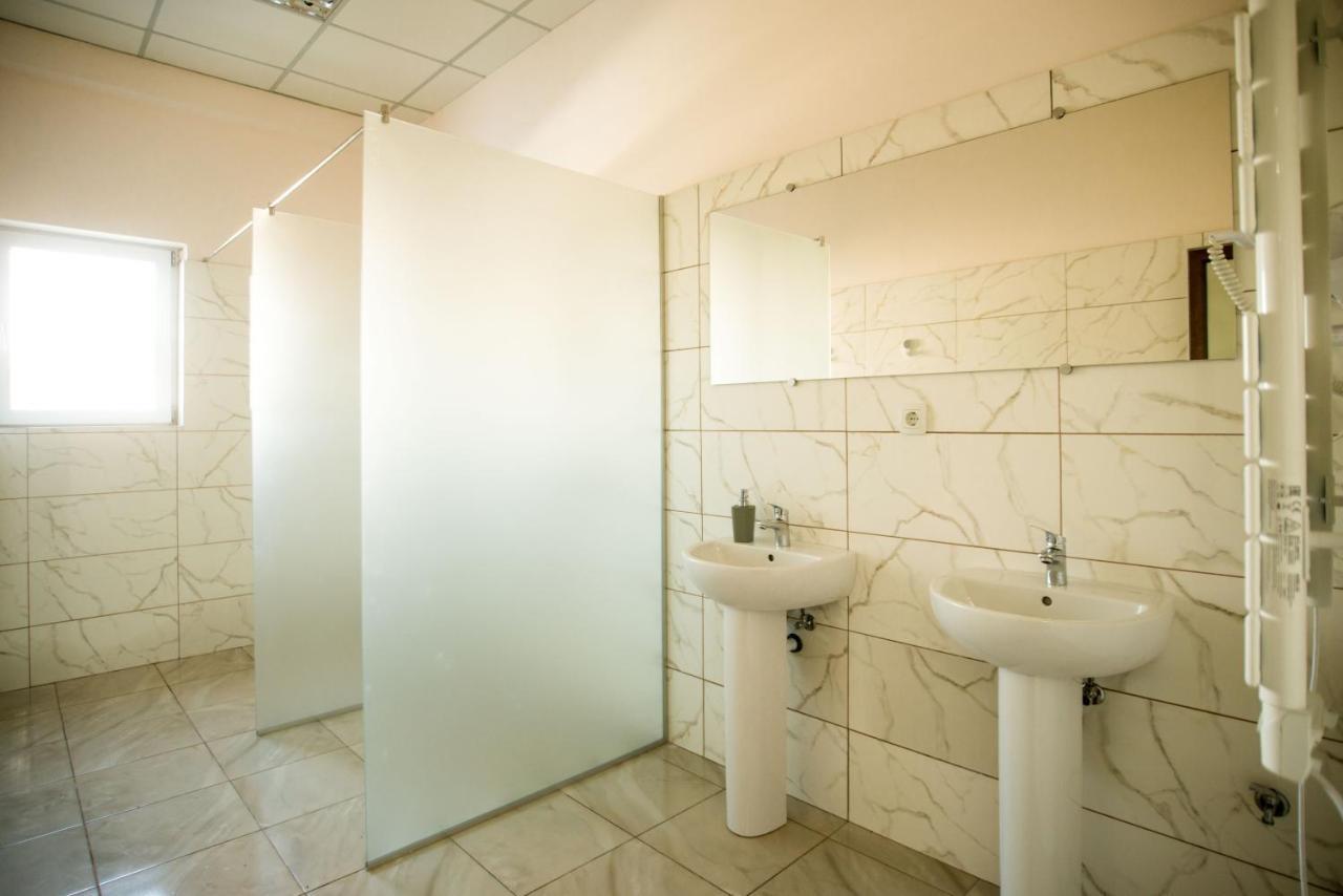 Si-Yo Hostel Uzhhorod Luaran gambar