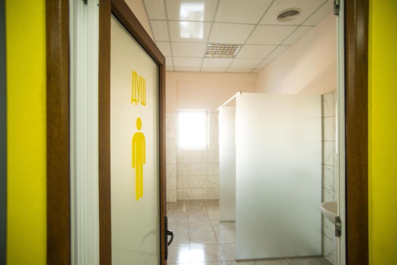 Si-Yo Hostel Uzhhorod Luaran gambar